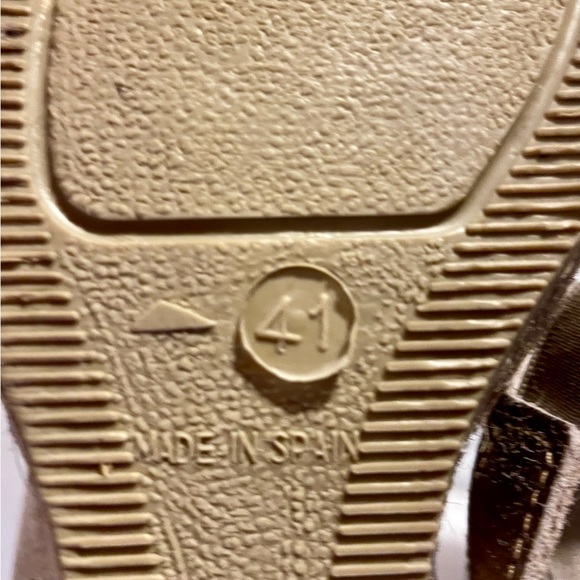 Andre Assous Metallic Platinum Rebecca Espadrille Platform Wedge Sandals - Picture 13 of 14